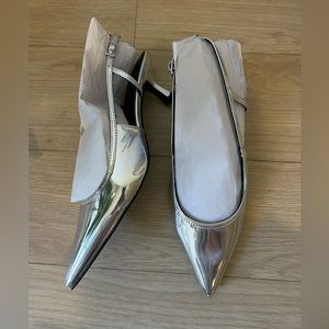 ASOS DESIGN Wide Fit Strut sling back kitten heeled shoes in silver, size 8